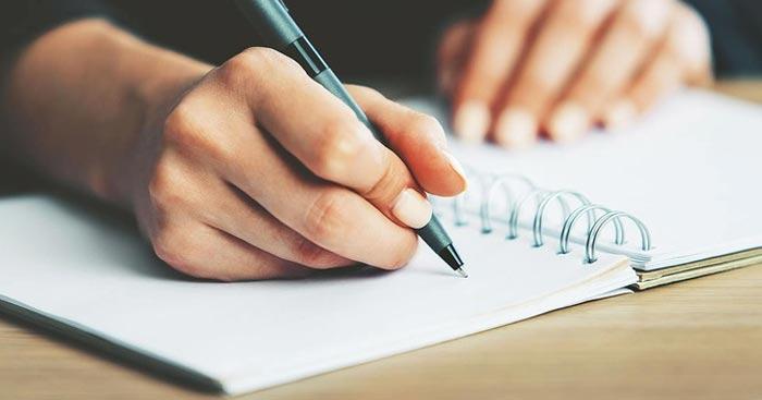 Hướng dẫn viết văn bản thuyết minh kết hợp yếu tố miêu tả, tự sự, biểu cảm và nghị luận - Dàn ý chi tiết cùng 5 bài văn mẫu lớp 11 đặc sắc
