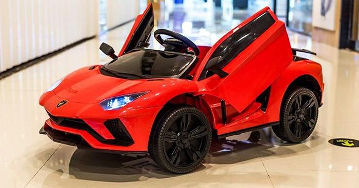 Tả chiếc ô tô đồ chơi của em: 3 Dàn ý chi tiết &amp; 16 bài văn mẫu tả đồ chơi yêu thích dành cho học sinh lớp 4