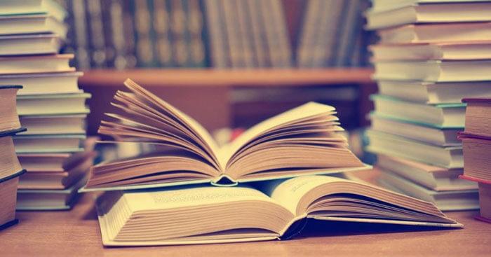 Văn mẫu lớp 9: Phân tích sâu sắc tác phẩm Ý nghĩa văn chương của Hoài Thanh - Dàn ý chi tiết & 8 bài văn mẫu chọn lọc