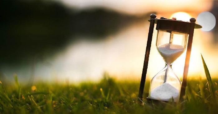 Phân tích và giải thích ý nghĩa sâu sắc của câu tục ngữ 'Có công mài sắt, có ngày nên kim' qua các bài văn mẫu lớp 7